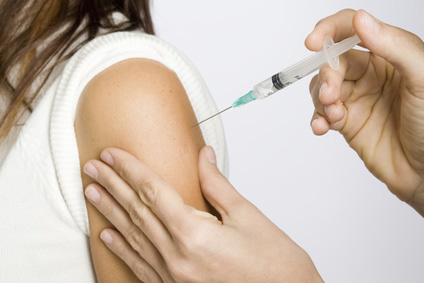 Grippe Impfung Oberarm c Adam Gregor Fotolia Gesundheitscheck Vorsorgeuntersuchung Diagnoseklinik